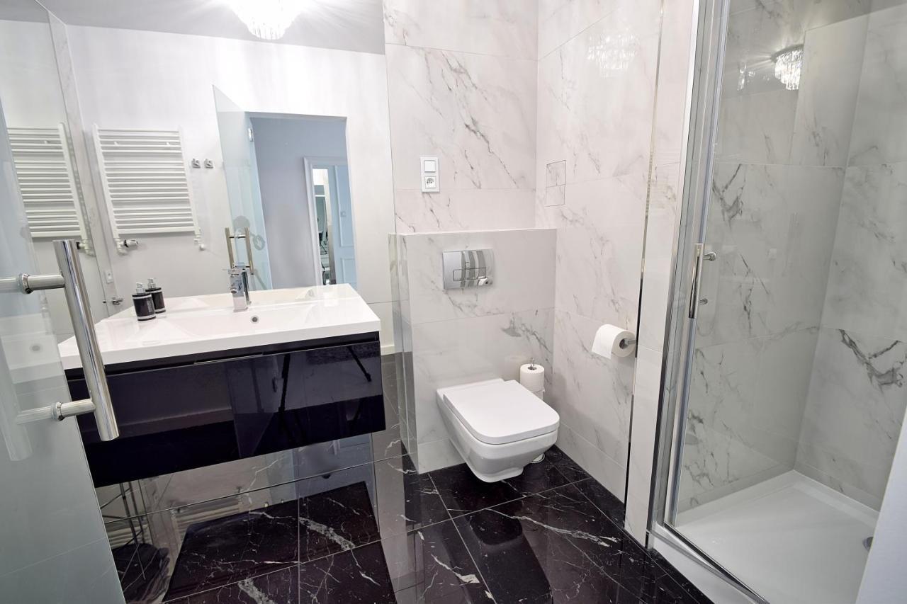 Crystal Apartament 80M Od Plazy, Przy Latarni Morskiej Kołobrzeg Eksteriør billede